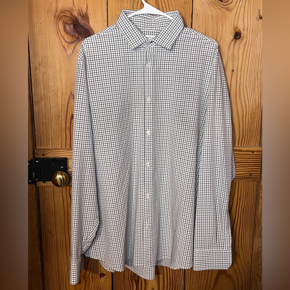 Mizzen+Main Blue and Brown Button Up Long Sleeve Shirt